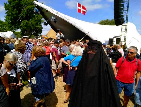 Jens Galschiøt – Burka-nøgenløb på Folkemødet