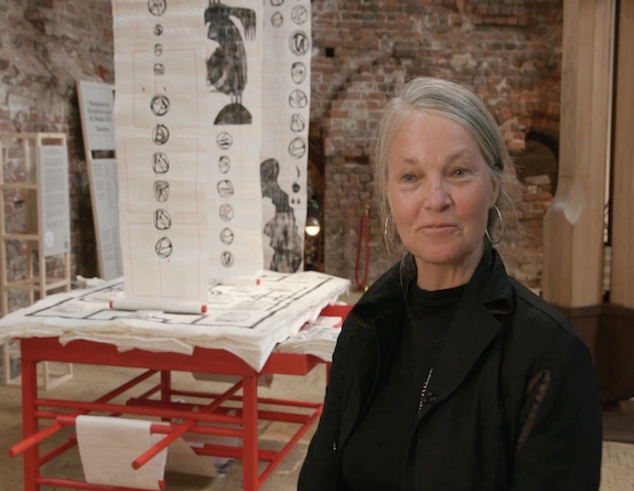 NYHED: Helle Vibeke Jensen vandt Biennaleprisen 2021 med projektet Jeg Tager Det Hele Med
